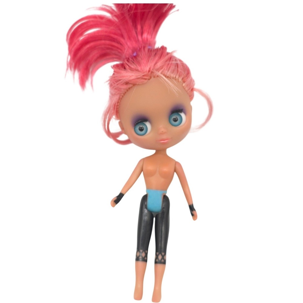 Hasbro Littlest Pet Shop Blythe Doll Pink Hair Blue Eyes 2010 - 4.5"